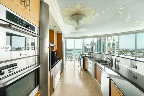 1000 S Pointe Drive Miami Beach FL 33139