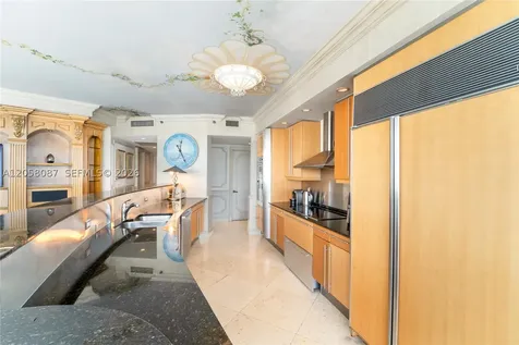 1000 S Pointe Drive Miami Beach FL 33139