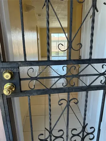 10 SW 45th Avenue Miami FL 33134