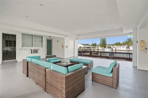 7950 Tatum Waterway Drive Miami Beach FL 33141