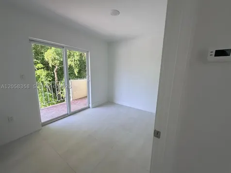 921 SW 7th Street Miami FL 33130