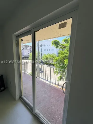 921 SW 7th Street Miami FL 33130