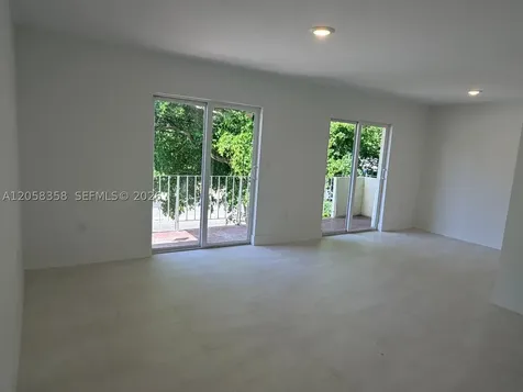 921 SW 7th Street Miami FL 33130