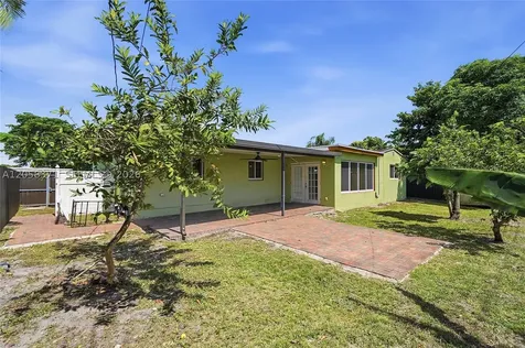 2220 De Soto Drive Miramar FL 33023