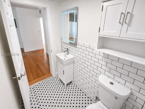 1561 West Avenue Miami Beach FL 33139
