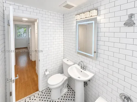 1561 West Avenue Miami Beach FL 33139