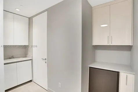 18975 Collins Avenue Sunny Isles Beach FL 33160