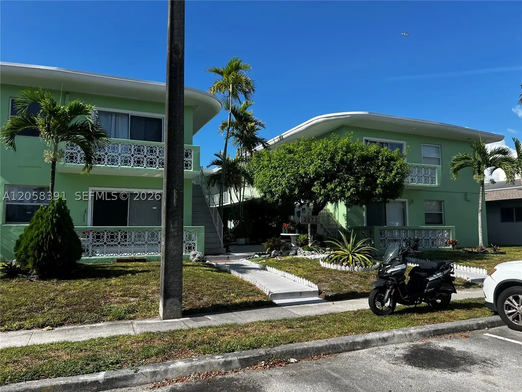 2072 NE 169th Street North Miami Beach FL 33162