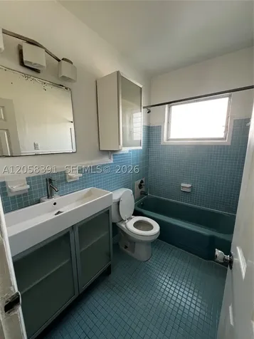 2072 NE 169th Street North Miami Beach FL 33162