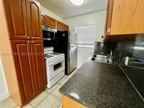 2072 NE 169th Street North Miami Beach FL 33162