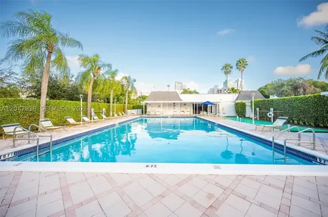807 NE 27th Avenue Hallandale Beach FL 33009