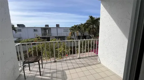 807 NE 27th Avenue Hallandale Beach FL 33009
