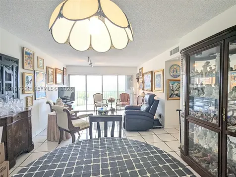 9140 Fontainebleau Boulevard Miami FL 33172