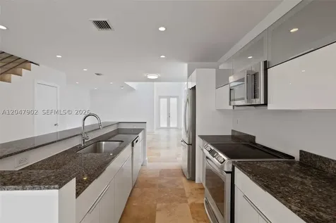 7004 NE 5th Avenue Miami FL 33138