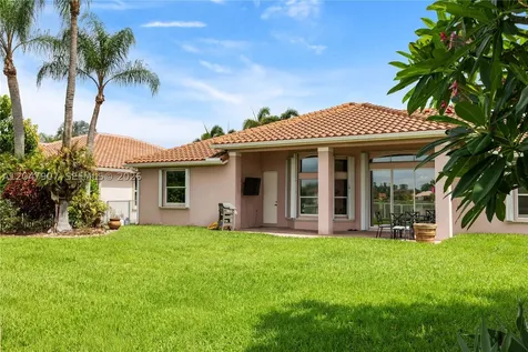18500 SW 7th Street Pembroke Pines FL 33029