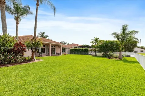 18500 SW 7th Street Pembroke Pines FL 33029