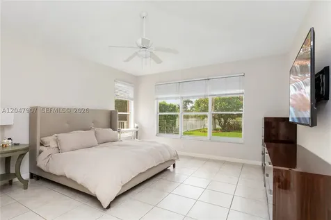 18500 SW 7th Street Pembroke Pines FL 33029