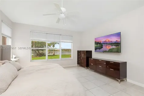 18500 SW 7th Street Pembroke Pines FL 33029