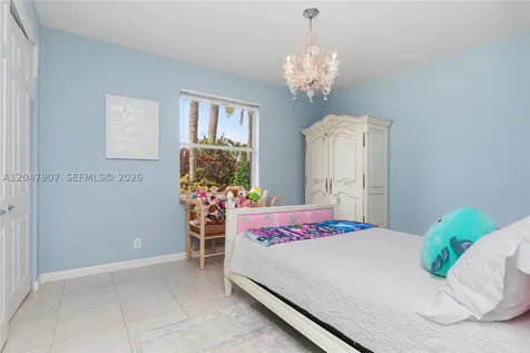 18500 SW 7th Street Pembroke Pines FL 33029
