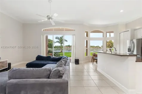 18500 SW 7th Street Pembroke Pines FL 33029