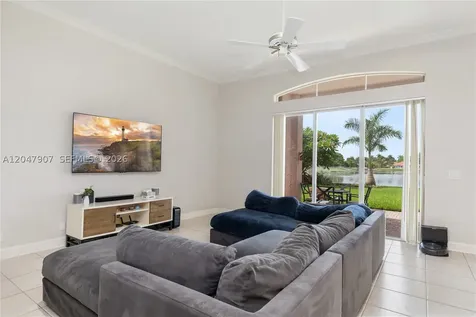 18500 SW 7th Street Pembroke Pines FL 33029