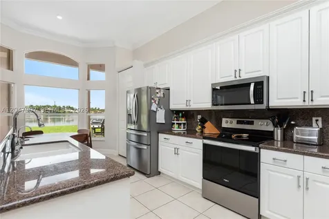 18500 SW 7th Street Pembroke Pines FL 33029