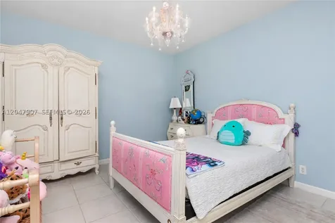 18500 SW 7th Street Pembroke Pines FL 33029