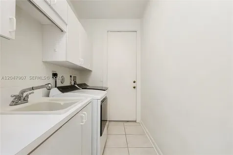 18500 SW 7th Street Pembroke Pines FL 33029