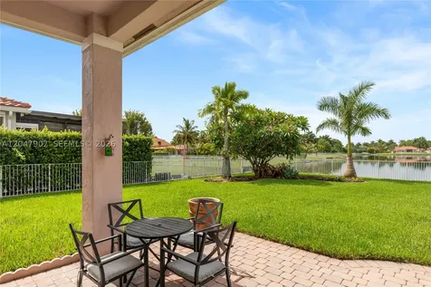 18500 SW 7th Street Pembroke Pines FL 33029