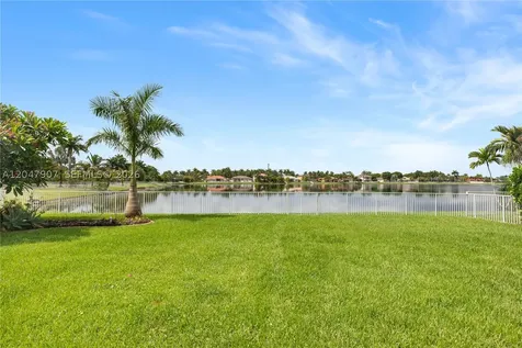 18500 SW 7th Street Pembroke Pines FL 33029