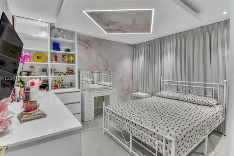 6575 SW 39th Terrace Miami FL 33155