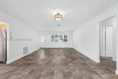 8855 NW 10th Place Plantation FL 33322