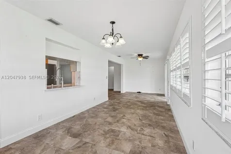 8855 NW 10th Place Plantation FL 33322
