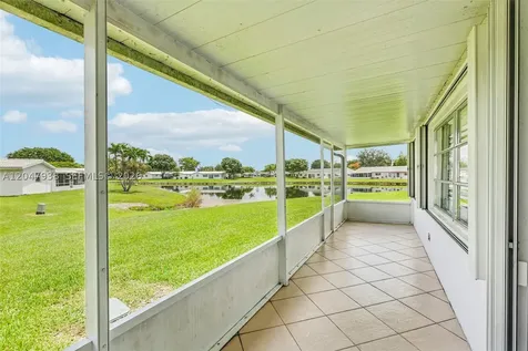 8855 NW 10th Place Plantation FL 33322