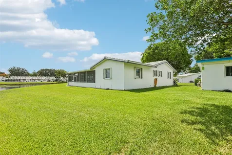 8855 NW 10th Place Plantation FL 33322