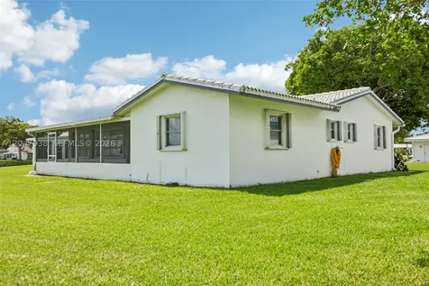 8855 NW 10th Place Plantation FL 33322