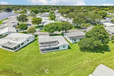 8855 NW 10th Place Plantation FL 33322
