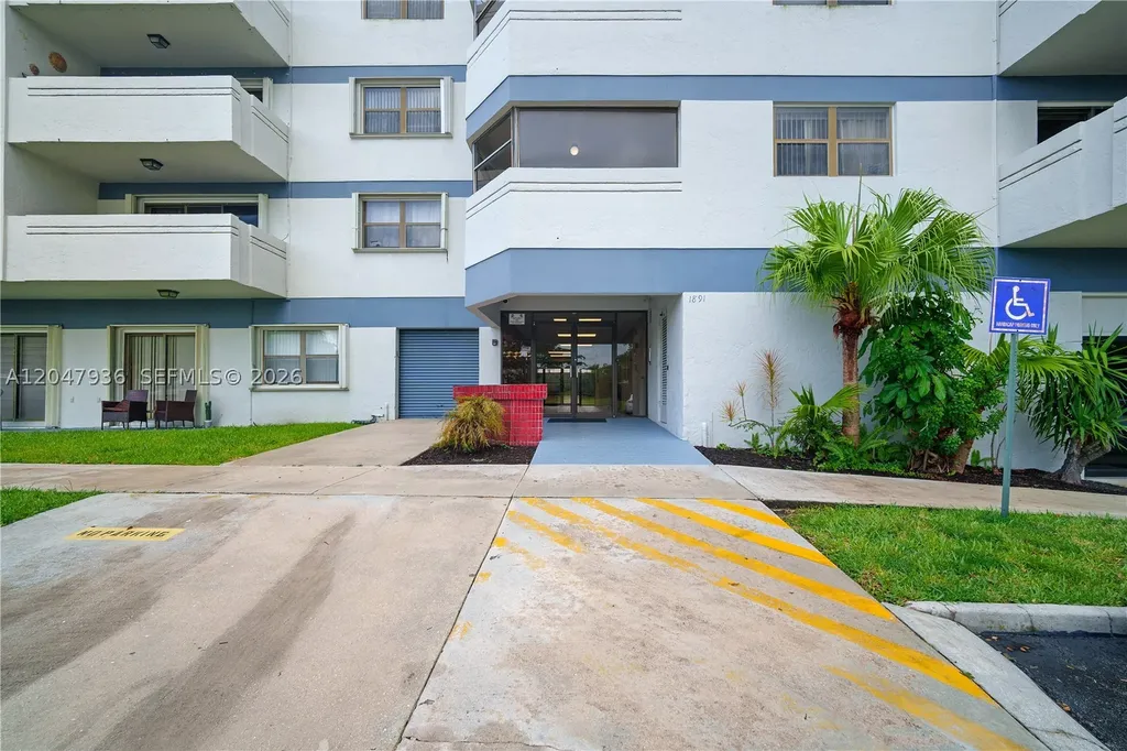 1891 N 61st Avenue Hollywood FL 33024