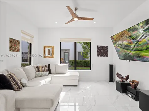 4388 NW 81st Avenue Doral FL 33166