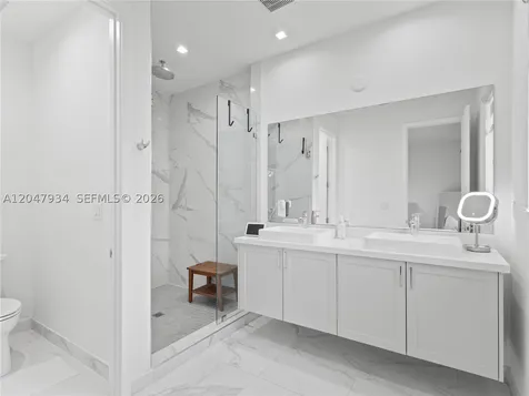4388 NW 81st Avenue Doral FL 33166