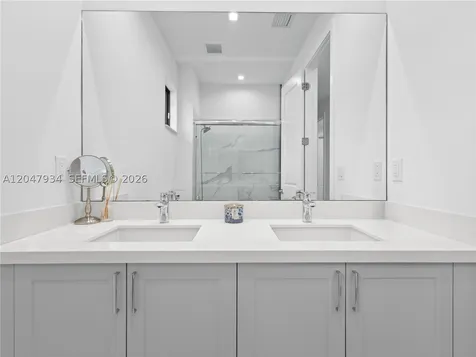 4388 NW 81st Avenue Doral FL 33166