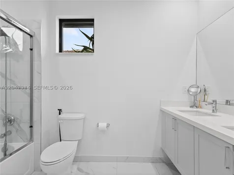 4388 NW 81st Avenue Doral FL 33166