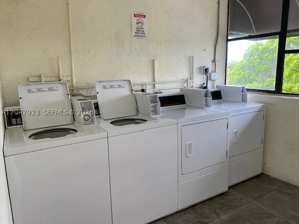2701 Riverside Drive Coral Springs FL 33065