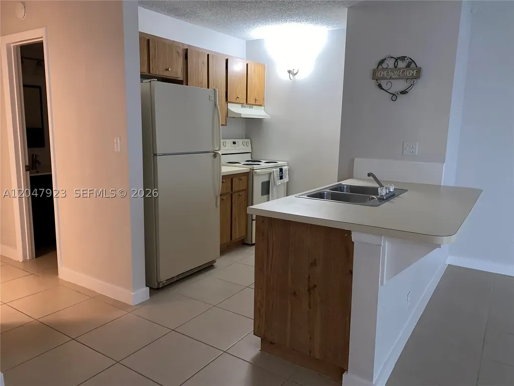 2701 Riverside Drive Coral Springs FL 33065