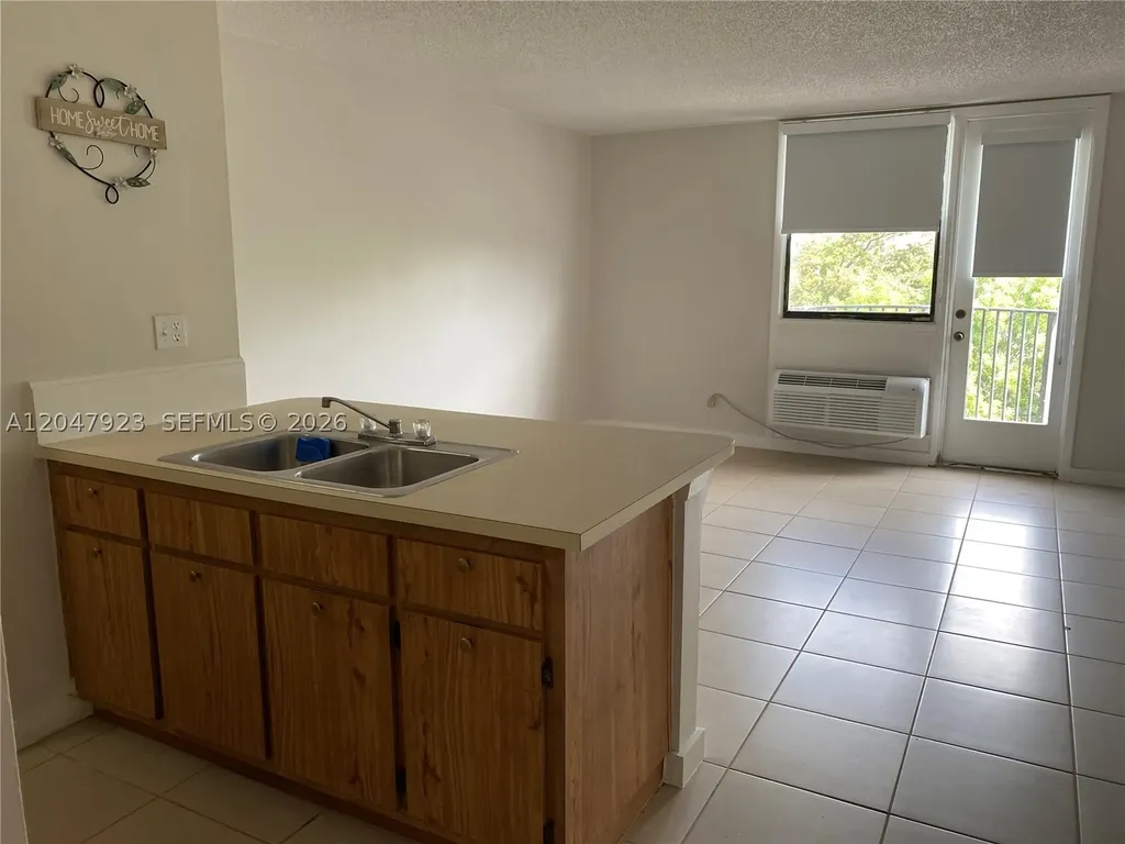 2701 Riverside Drive Coral Springs FL 33065