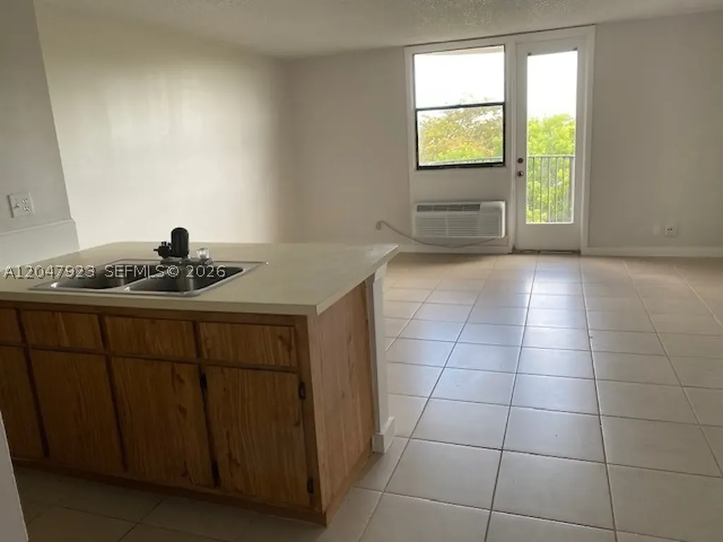 2701 Riverside Drive Coral Springs FL 33065