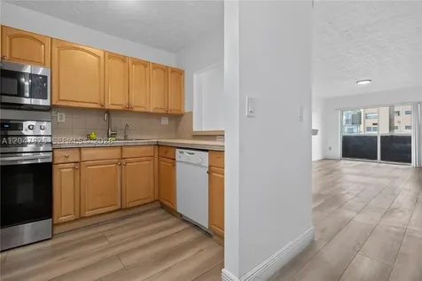 6070 W 18th Avenue Hialeah FL 33012