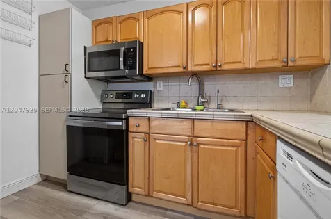 6070 W 18th Avenue Hialeah FL 33012