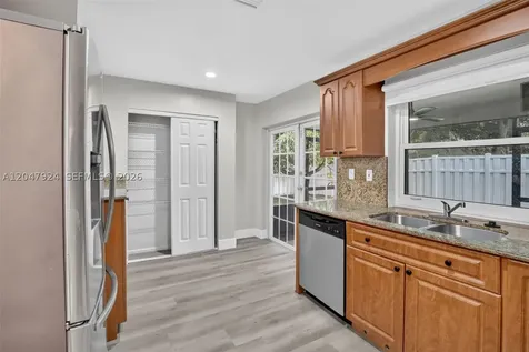 2201 NW 81st Avenue Sunrise FL 33322