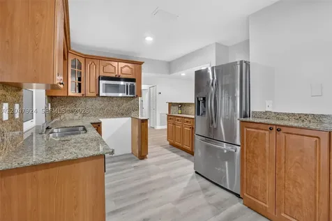 2201 NW 81st Avenue Sunrise FL 33322